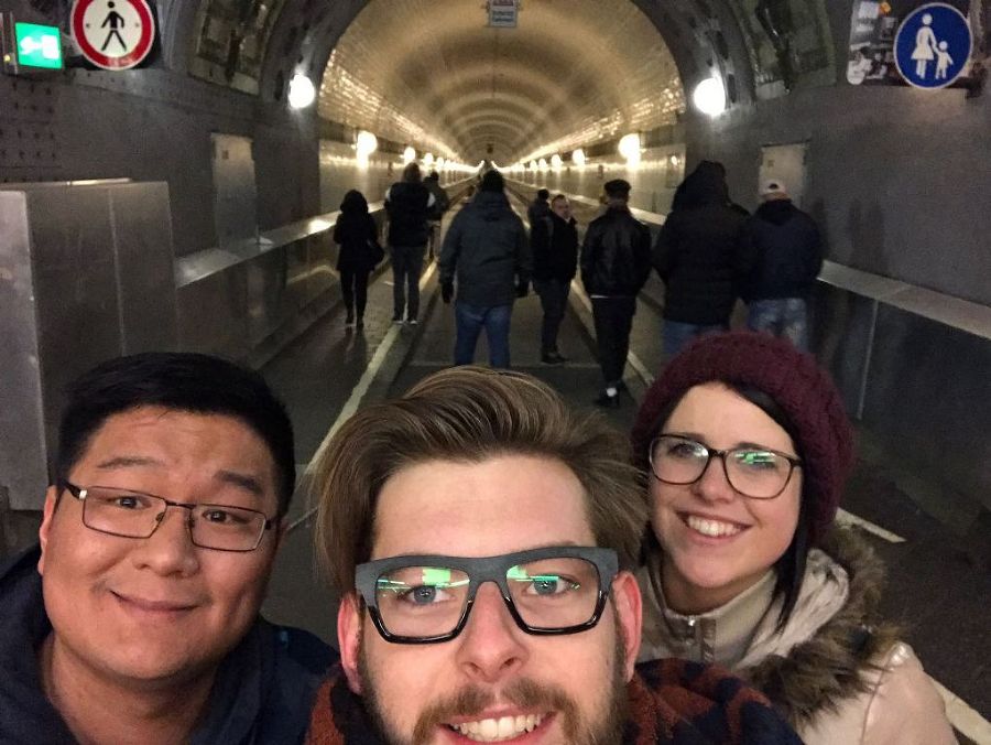 Im Alten Elbtunnel Im Alten Elbtunnel