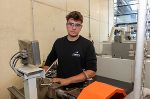 Schüler an der Drehmaschine Schüler an der Drehmaschine