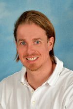 Herr Stradner ist Lehrer der LBS Knittelfeld in der Fachgruppe 2 und Deutsch