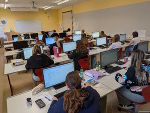 Schulklasse der LBS Feldbach bei der Arbeit mit RZA Lohnverrechnungssoftware