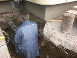bohren des Verbindungslochs zum Internat © R. Engelbogen bohren des Verbindungslochs zum Internat