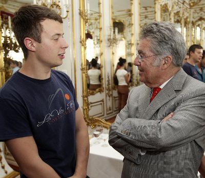 Bundespräsident Heinz Fischer mit Lehrling der Landesberufsschule Arnfels