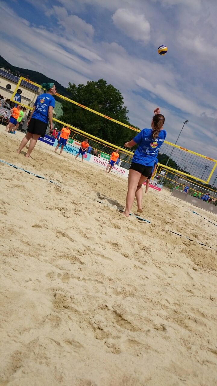 Schülerinnen beim Sporttag