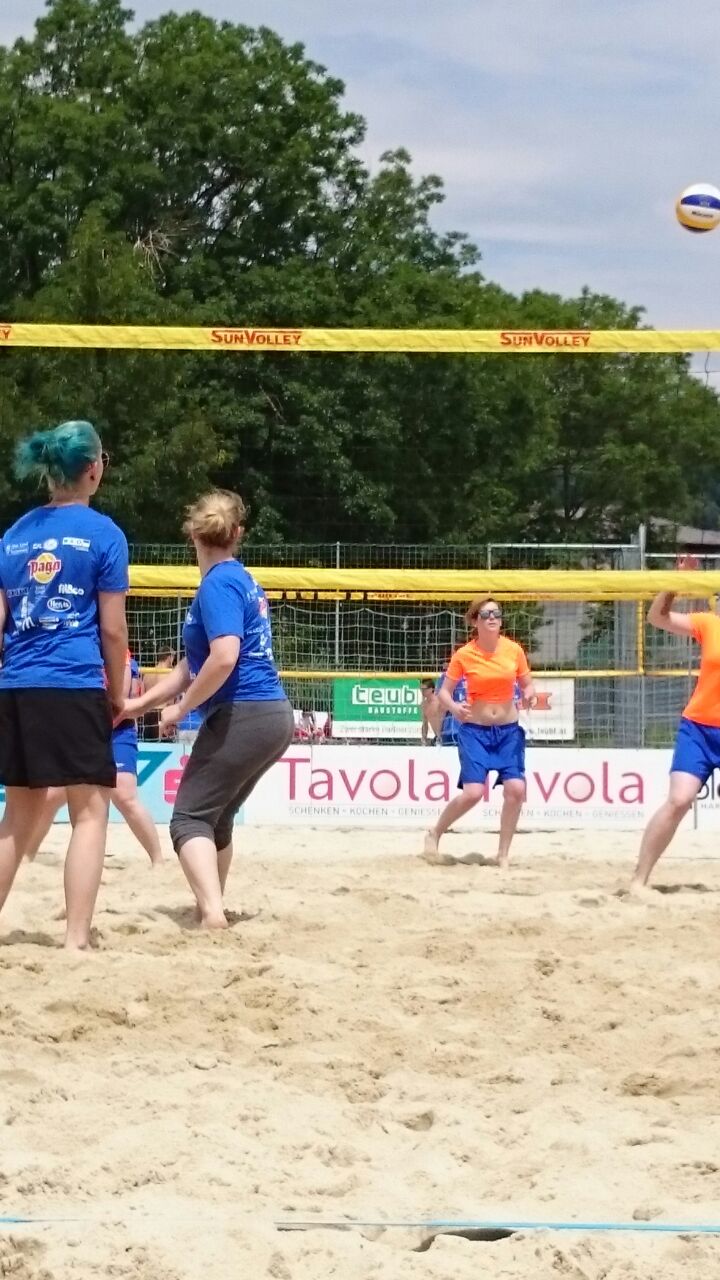 Schülerinnen beim Sporttag