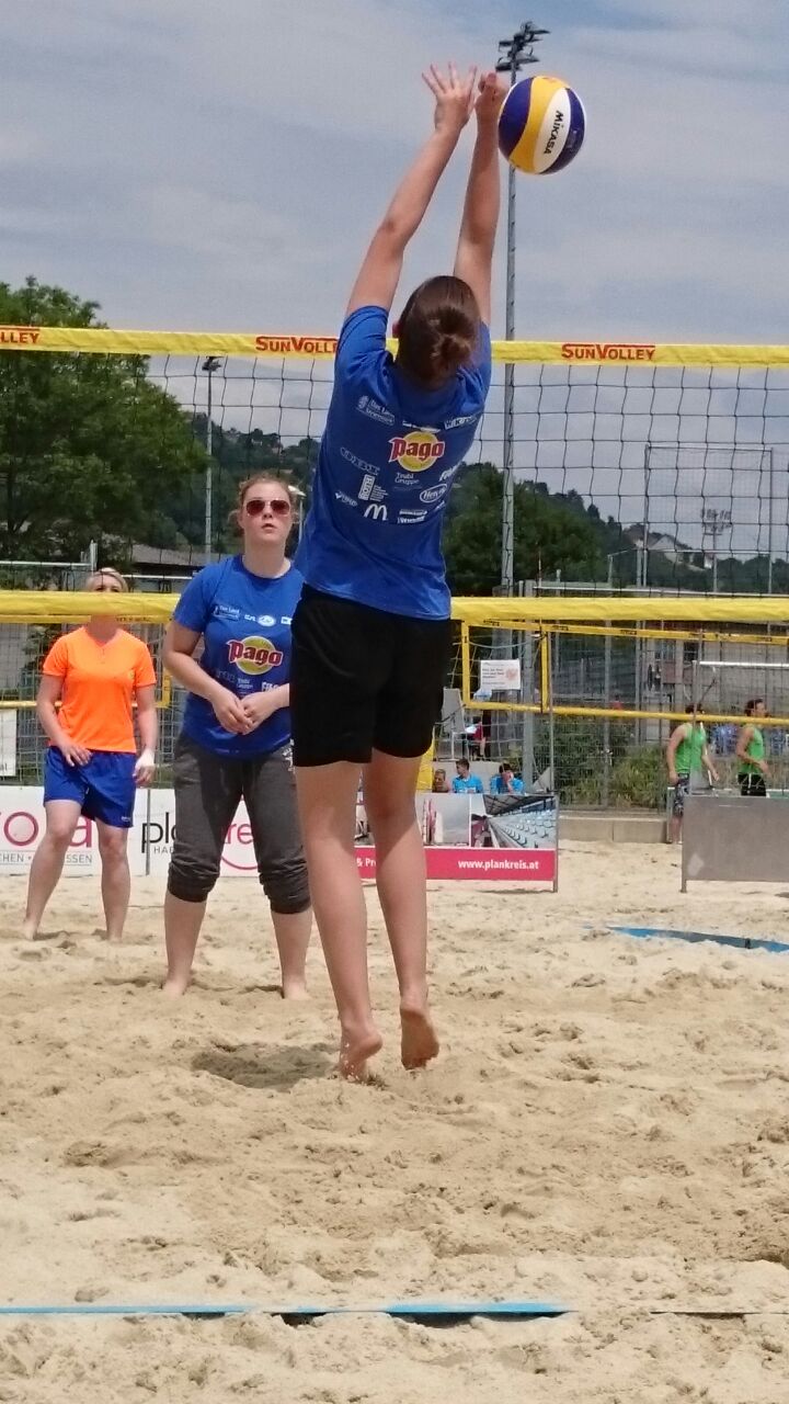 Schülerinnen beim Sporttag
