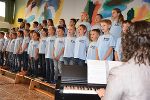 Mit großer Begeisterung singen sie "Griaß enk Gott"