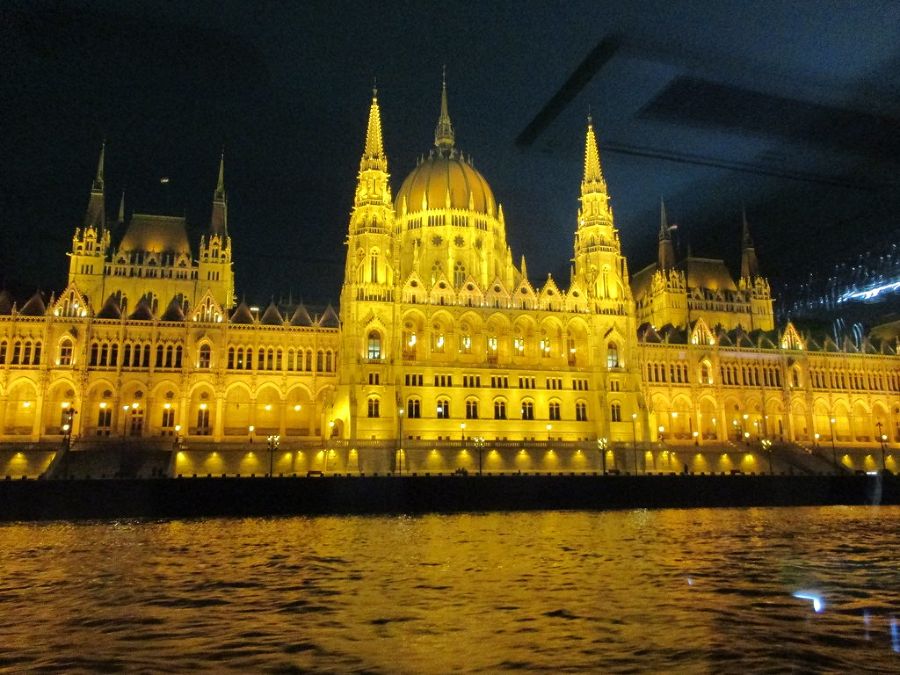 Parlament am Abend