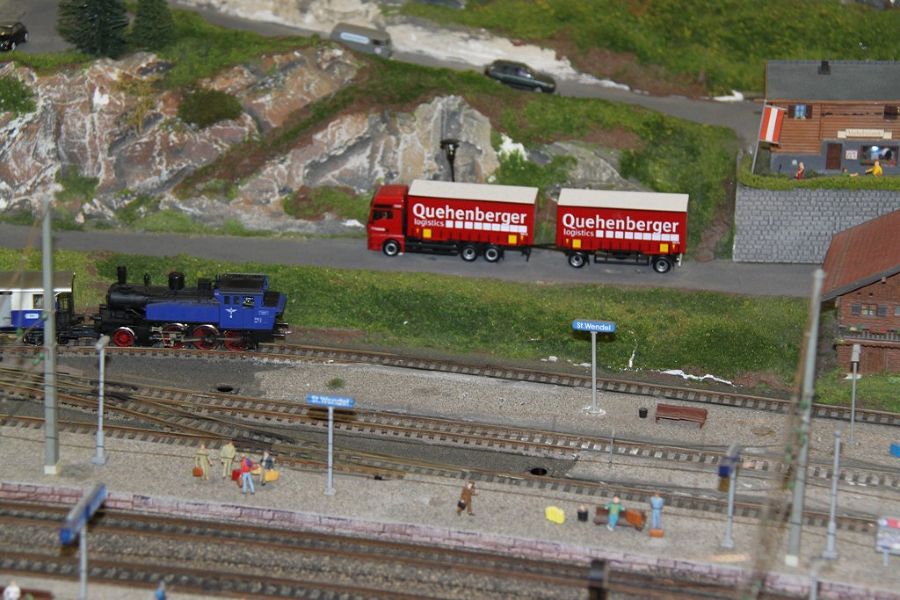 Miniatur-LKWs von der Salzburger Spedition Quehenberger