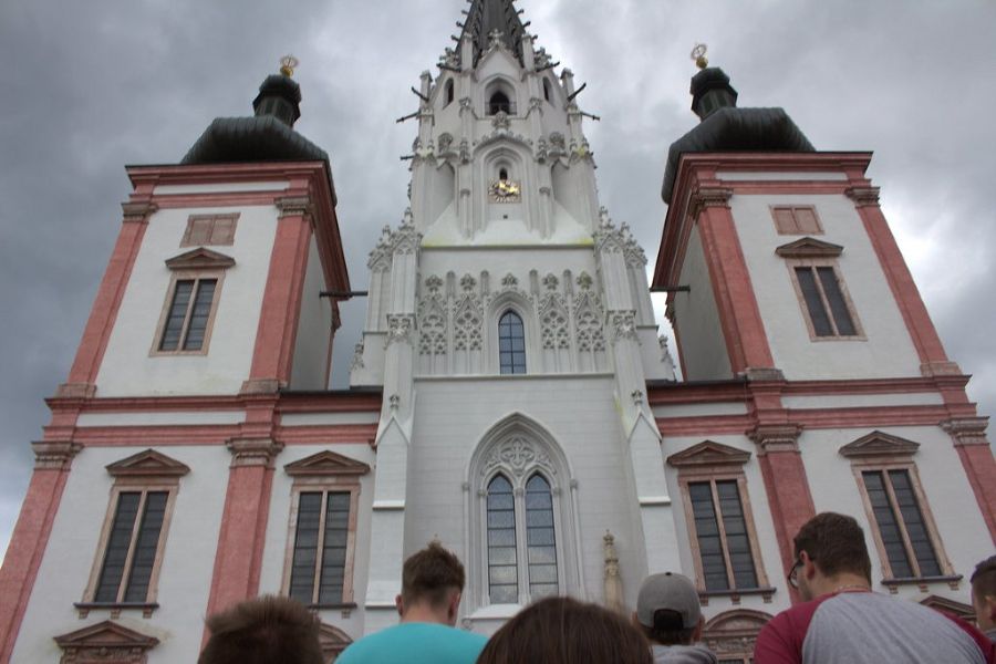 Ehrfurcht beschleicht einem beim Anblick dieser großen Basilika