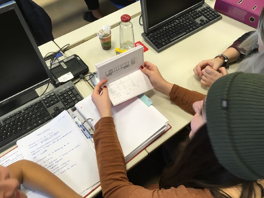 Die Schüler/innen müssen selbst Kostenberechnungen für Bahntransporte durchführen