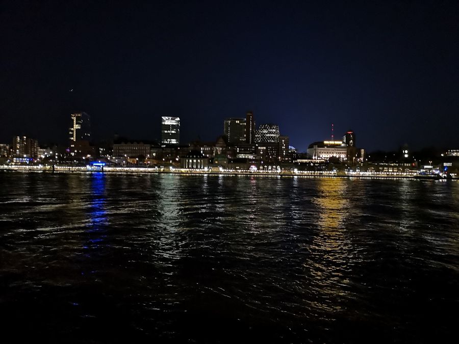 Hamburg bei Nacht