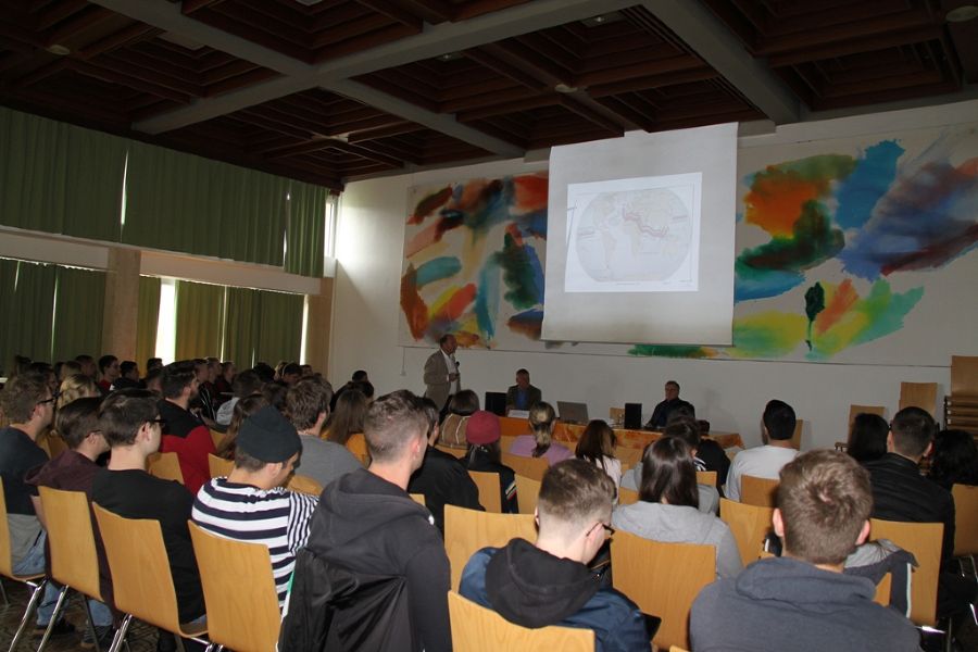 Herr Andreas Stepan bei seiner Präsentation