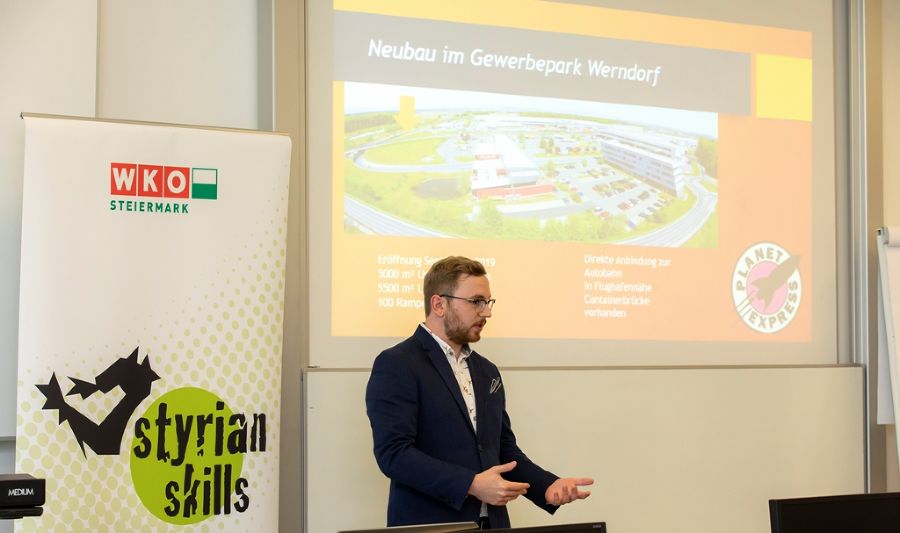 Tobias Tropper bei seiner Präsentation