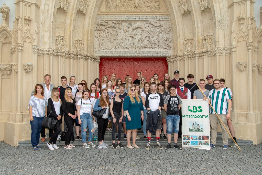 14. Lehrlingswallfahrt nach Mariazell - auch die LBS Mitterdorf war stark vertreten. Schüler und Schülerinnen von 3 Klassen waren begeistert dabei.