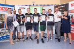 v.l.n.r.: Mag. Barbara Leitner (GF LI Metalltechnik), Mag. Helmut Röck (GF FG Metalltechnische Industrie), Andreas Schoiswohl, Dominik Lackner, Daniel Pucher, Stefan Lechner, Michael Stark, KommR Ing. Hans Hackl (Landesinnungsmeister Metalltechnik), Margarethe Edelsbrunner (Direktorin LBS Mureck) © Foto Fischer