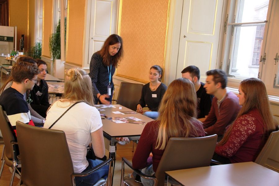 Die nächste Gruppe beim Thema "Landesregierung"