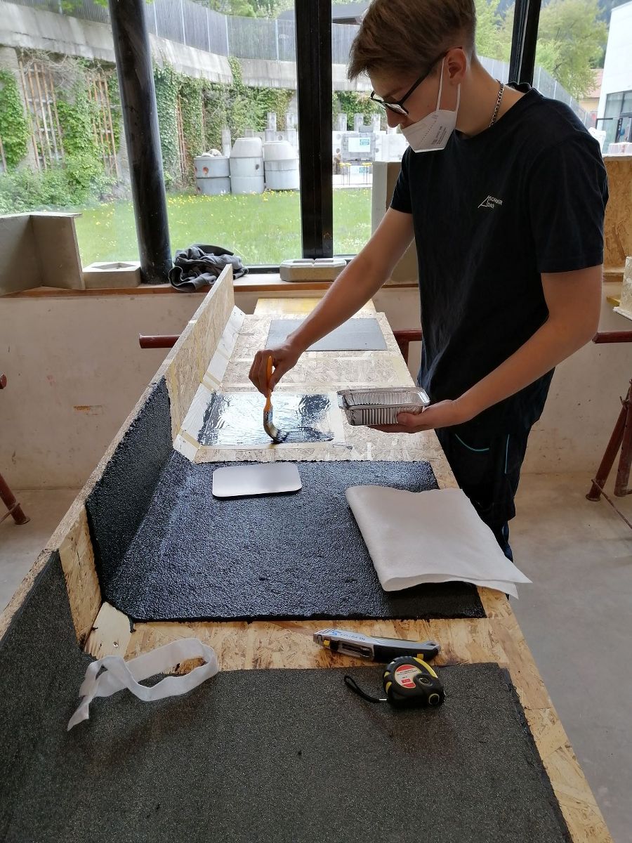 Bild 3: Lehrwerkstätte Bild 3: Lehrwerkstätte