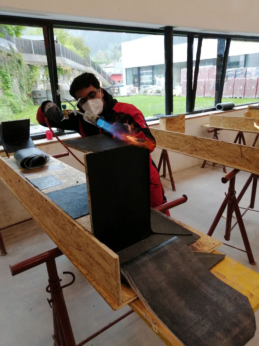 Bild 4: Lehrwerkstätte Bild 4: Lehrwerkstätte