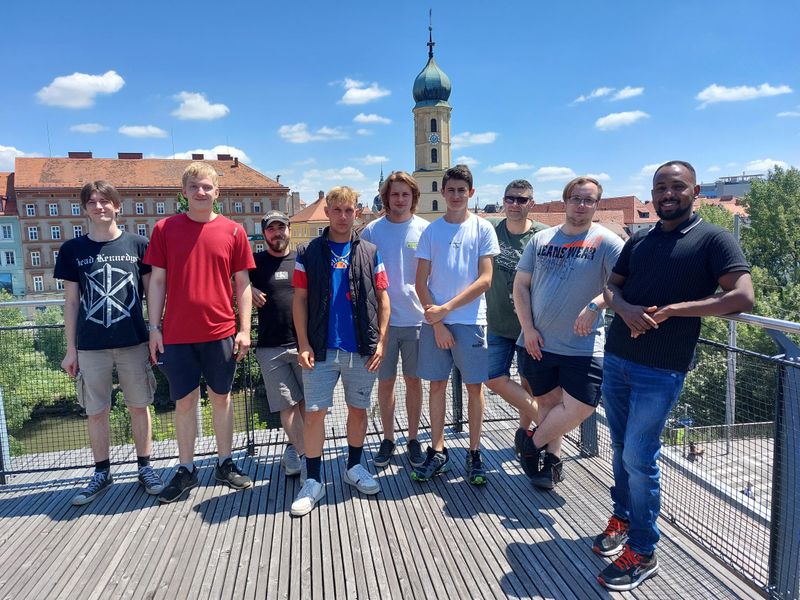 Gruppenfoto auf der Dachterasse: