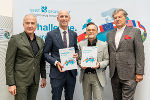 v.l.: Heinz Mayer (Geschäftsführer JOANNEUM RESEARCH), Willibald Ehrenhöfer (Wissenschaftslandesrat), Walter Prügger (Ressortleiter für Bildung, Kunst & Kultur der Diözese Graz-Seckau), Herwig Hösele (Koordinator Pfingstdialog). © Land Steiermark/Binder